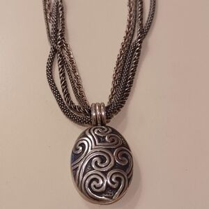 Elegant Silver Pendant Necklace